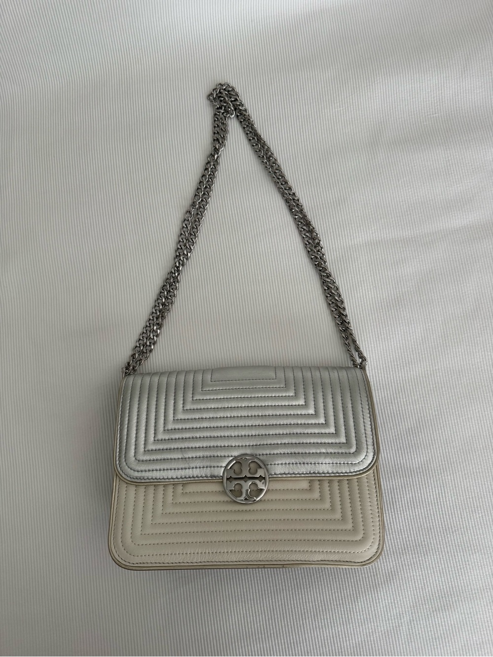 Tory Burch Silver and Cream Quilted Chain Shoulder Bag